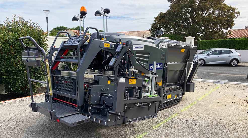 Acquisition d’un nouveau mini-finisseur spécial sites étroits