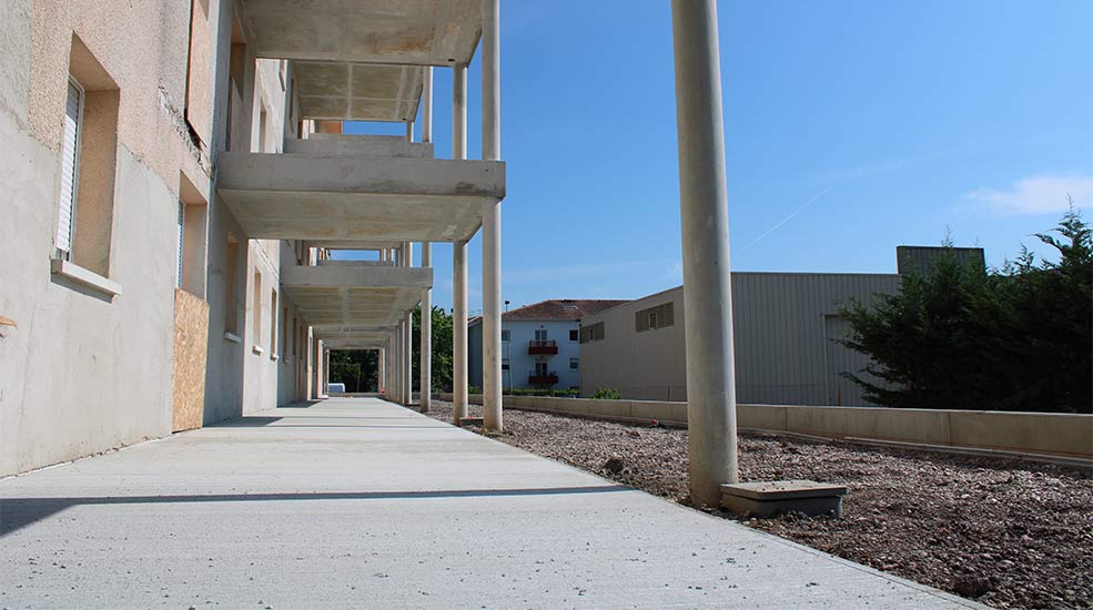 Réalisation de terrasse en béton d’une résidence à Bègles